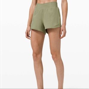 Lululemon Hotty Hot Short *High-Rise 4" NWT